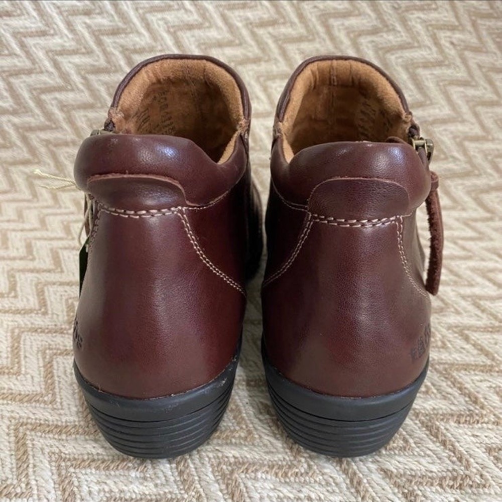 Taos Footwear Women’s Habit Leather Bootie - Picture 7 of 11